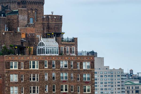Elevator buildings in New York City