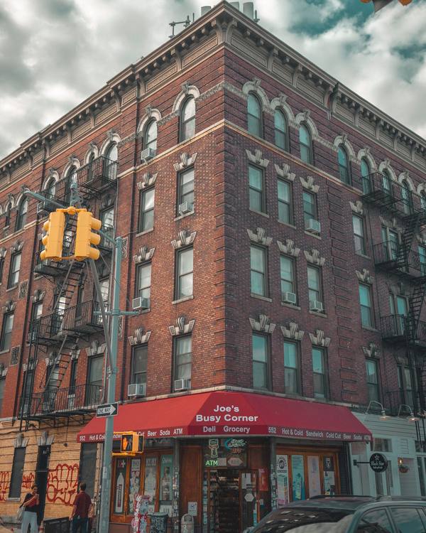 Mixed-use with stores in New York City